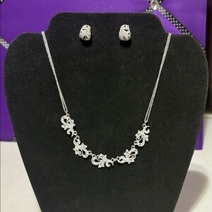 Avon Vintage Earrings & Necklace Set